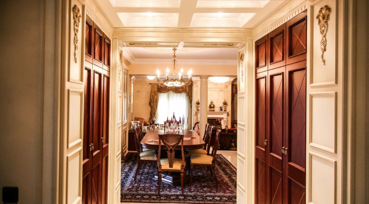 Hallway To Livingroom