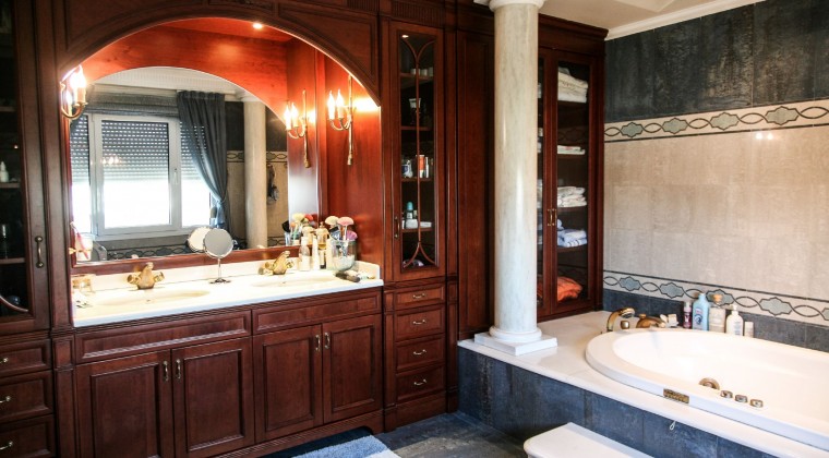 First Floor Master Bedroom’s Bath
